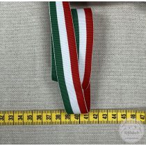 Nemzeti színű szalag: 20 mm széles