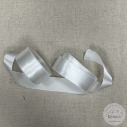 30 mm szatén szalag: eckrü