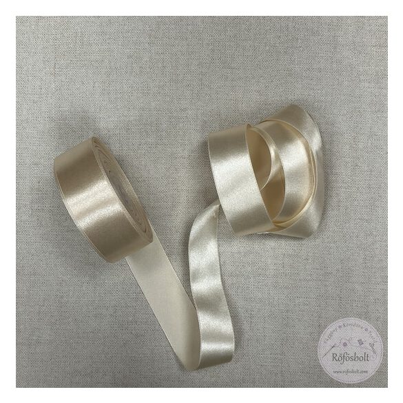 30 mm szatén szalag: világos drapp