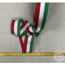 Nemzeti színű szalag: 40 mm széles