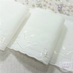 Koronás fehér madeira szalag (SZ24)