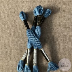 Anchor osztott hímzőfonal: 161, erős kék