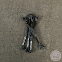 Anchor osztott hímzőfonal: 235, ólomszürke