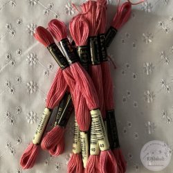 Anchor osztott hímzőfonal: 40, közepes rózsa