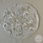 Elegáns virágok fehér háttérben