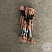 Anchor osztott hímzőfonal: 882, városi rózsa