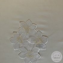 Harangvirágok fehér keretben