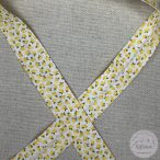 Fehér alapon pici citromok, 3 cm