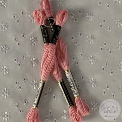 Anchor osztott hímzőfonal: 25, fáradt rózsaszín