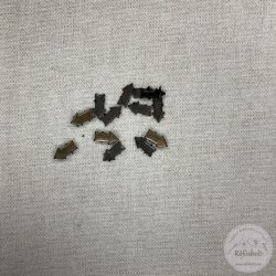 Nyíl alakú, beütős dísz bronz színből