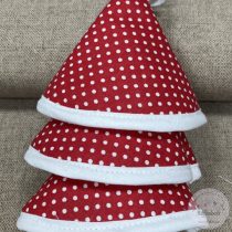 Piros-fehér pöttyös edényfül fogó