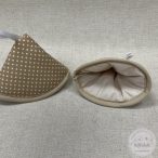 Edényfogó fül: barna pöttyös