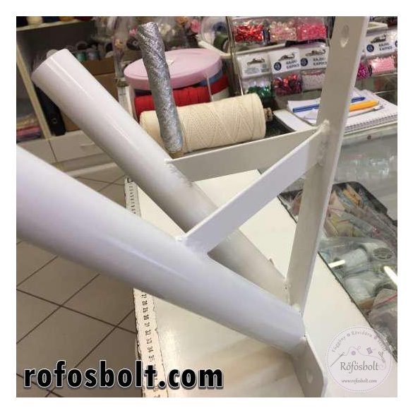 Egy vagy két águ fém falra szerelhető zászlótartó