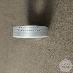 Fehér alapon szaggatott ezüst 