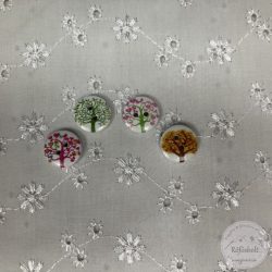 Hófehér alapra festett fa