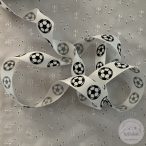 Ripszalagon foci labda