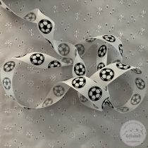 Ripszalagon foci labda