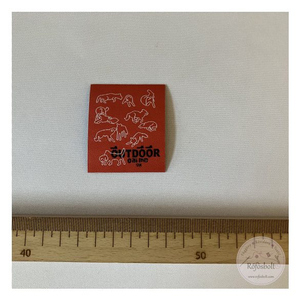 Piros alapon fehér kontúros farkasok, 6x5,5 (FVF4)