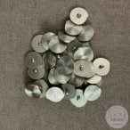   Alul hurkolt, ezüstös hatású, csigavonal mintás díszgomb (g11)