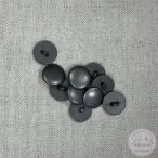 Alulhurkolt, teljesen lapos, sötét ezüst gomb (g117)