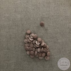 Alul hurkolt, fáradt barack, színén vonalkák (g20)