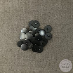 Alul hurkolt, teljesen lapos, sötét ezüst színű (g21)