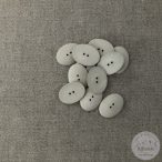 Két lyukú, piszkos fehér (g25)