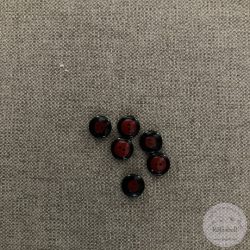 Két lyukú, vastag fekete perem, középen piros (g30)