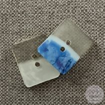 Téglalap alapú, fele áttetsző, fele kék