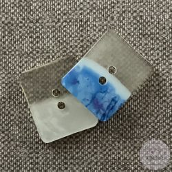 Téglalap alapú, fele áttetsző, fele kék