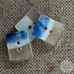 Téglalap alapú, fele áttetsző, fele kék