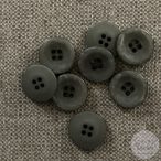 Négy lyukú, galambszürke, márványos