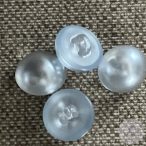 Kékes árnyalatú, alul hurkolt