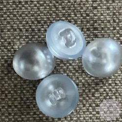 Kékes árnyalatú, alul hurkolt