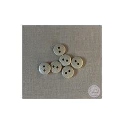 Nagy lyukú, csont színű, inggomb