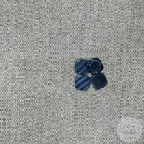 Sötét szürke, sréhen bemélyedések