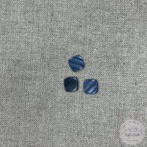 Szürke, sréhen bemélyedések