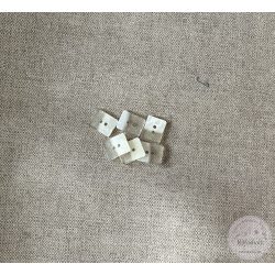 Két lyukú, átlátszó-fehér