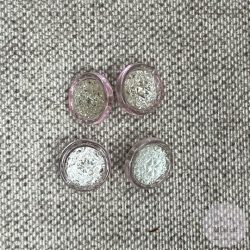 Halvány rózsaszín peremű, "gyémánt" belsejű