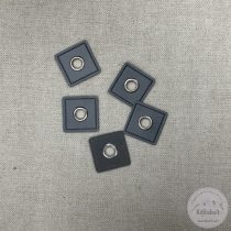 Gomblyuk helyett, szürke