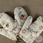 Nyuszi ül a kesztyűn