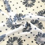 Fehér alapon nagy kék margarétás géz anyag (ME4514)