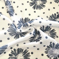 Fehér alapon nagy kék margarétás géz anyag (ME4514)