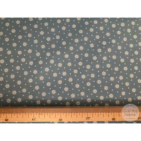 Puha alapon kicsi, fehér vitorlás kormány