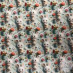    Zöld világban egy vidám nyuszmók sárgarépát rágcsál (ME5772)