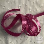 Pink alapon apró, fehér pöttyök