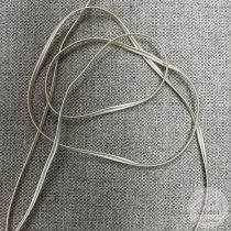 Sujtás: halvány drapp