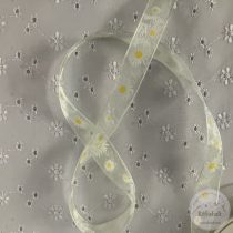 Organza: halvány zöld alapon margaréta fejek