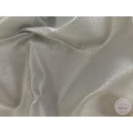   75x75 csillogó, ezüst asztalközép, ezüst szatén ferdepánttal beszegve