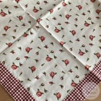   100x100 cm asztali közép apró rózsákkal, széle piros-fehér kockás (TE12)